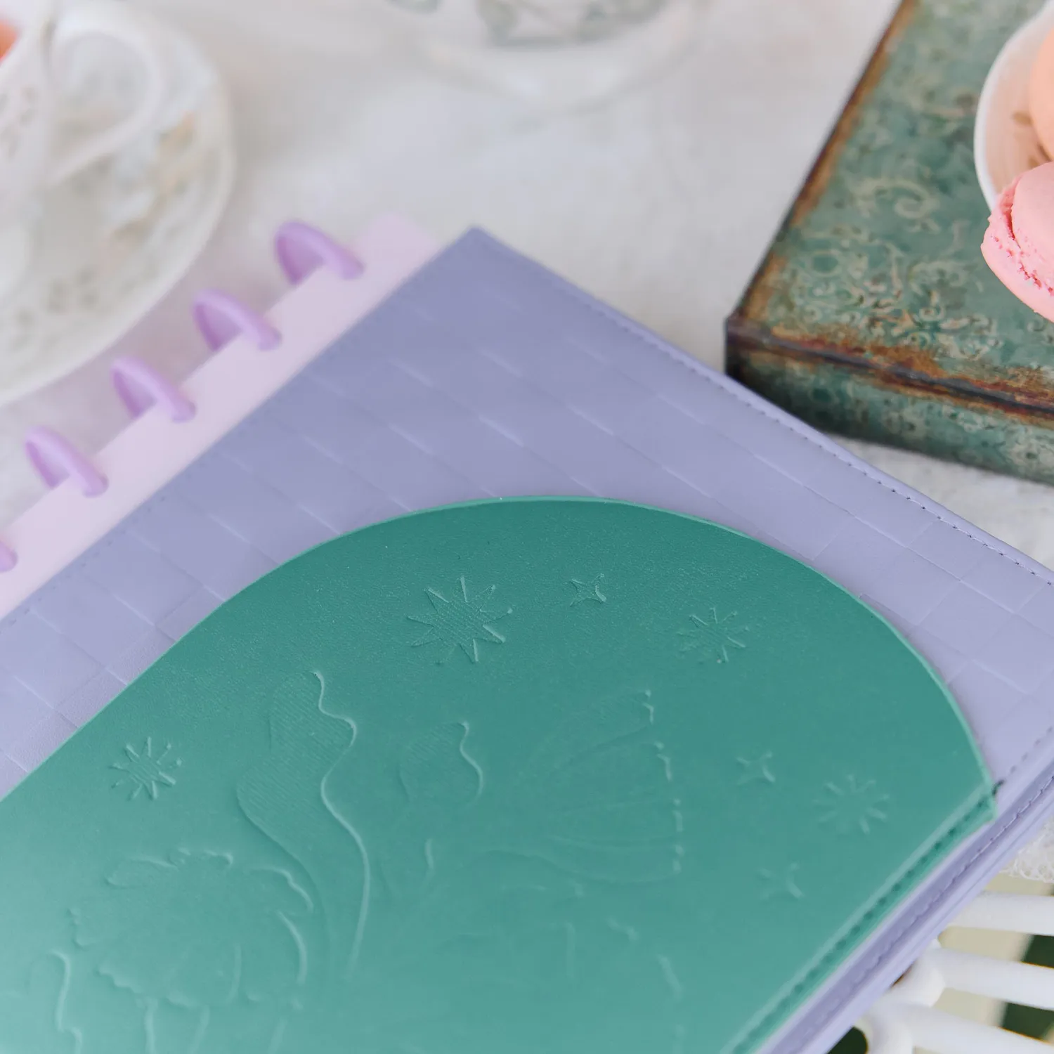 Happy Planner Hive & Bloom 2027 agenda dashboard Classic floral