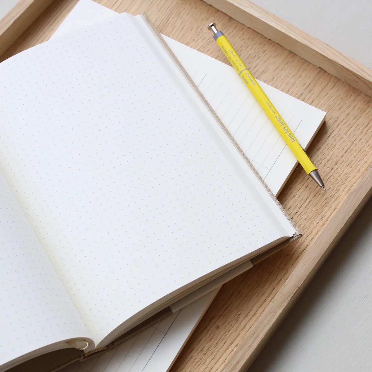 Kartotek Hardcover Notebook A5 carnet pointillé sable