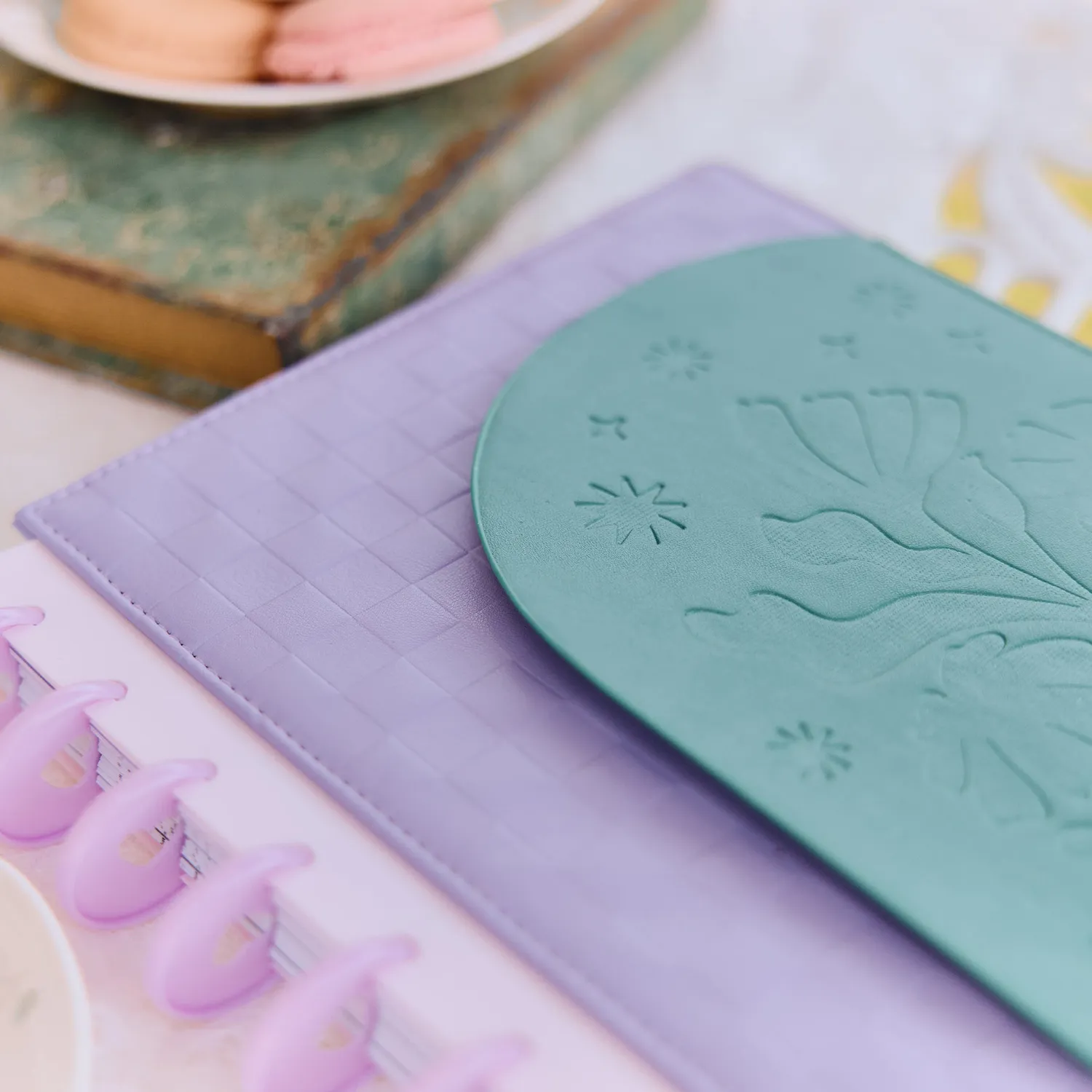 Happy Planner Hive & Bloom 2027 agenda dashboard Classic floral