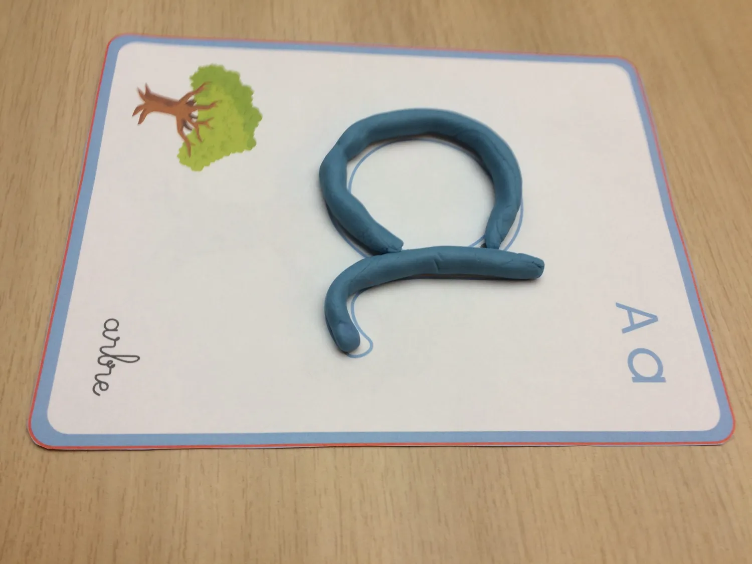 Frigobloc Incollables Montessori lettres pâte à modeler coffret