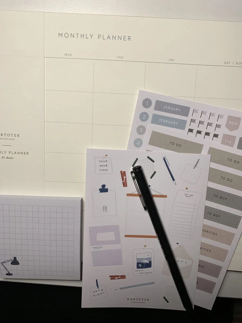 Kartotek Monthly Planner bloc mensuel A4 non daté