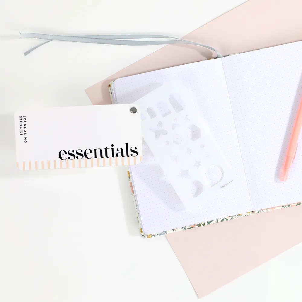 Me & My Big Ideas Essentials carnet pochoirs 5 feuilles lettres