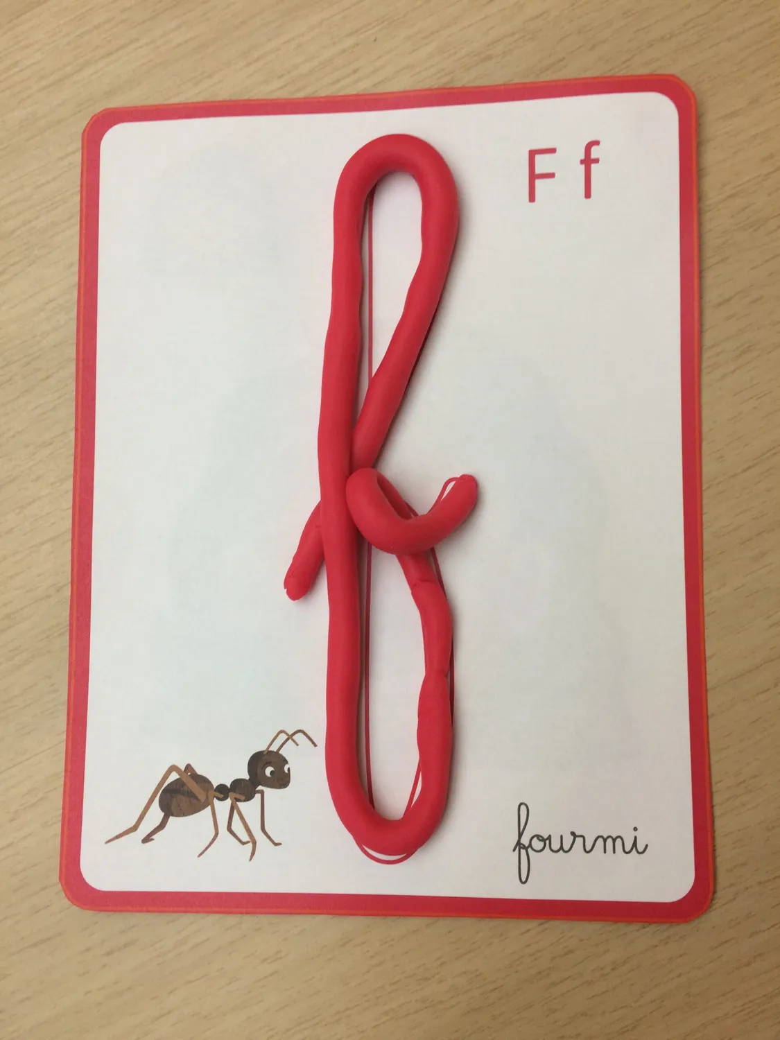 Frigobloc Incollables Montessori lettres pâte à modeler coffret